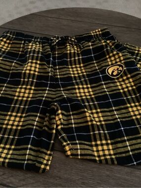 Iowa Hawkeyes Plaid Lounge Shorts - Black & Gold